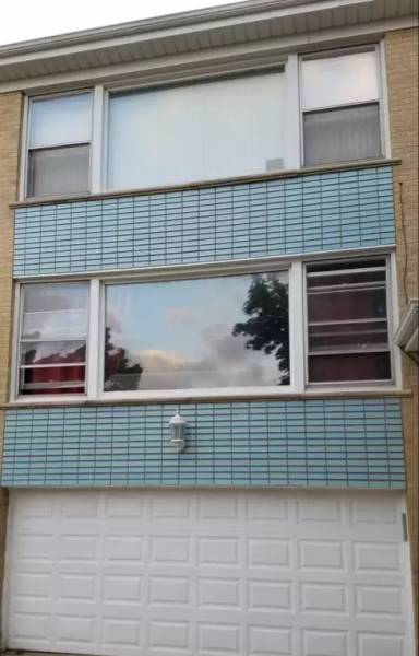 Main picture of 6747 N Harding Ave