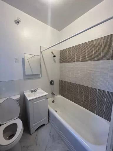 Main picture of 129 N Walnut St