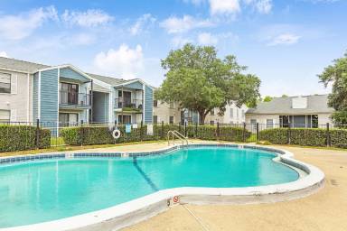 Main picture of 3205 E Olive Rd