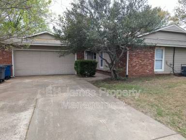 Main picture of 8132 E 65th St