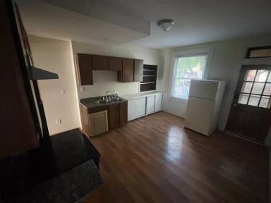 Main picture of 215 Walter St