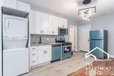Main picture of 2659 W Homer St