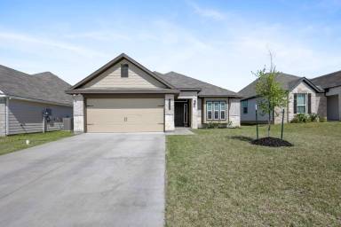 Main picture of 1320 Kingsgate Dr