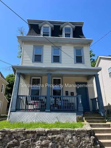 Main picture of 45 Hopkins St