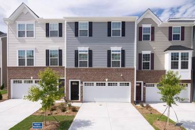 Main picture of 212 Tamworth Crk