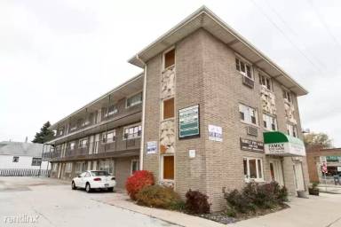 Main picture of 3225 W 111th St