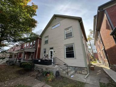 Main picture of 129 W 9th Ave