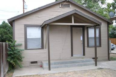 Main picture of 325 S Quince Ave