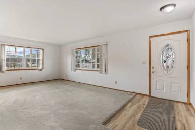 Main picture of 621 E Gilbert Ave