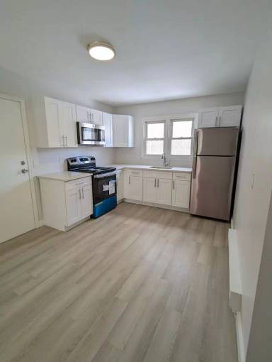 Main picture of 33 Valentino Dr