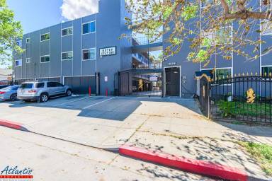 Main picture of 439 S 4th St