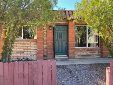 Main picture of 3050 N Cherry Ave