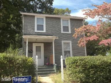 Main picture of 2241 Aragon St