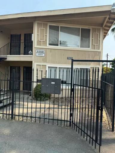 Main picture of 2955 Portsmouth Dr