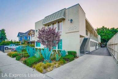 Main picture of 2629 S Budlong Ave