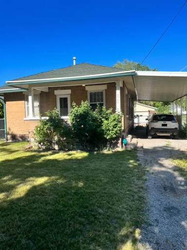 Main picture of 2360 E Ave