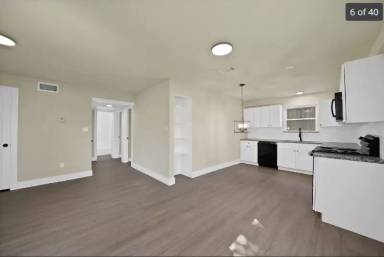 Main picture of 306 Renfro St