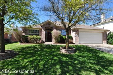 Main picture of 901 Oldwick Castle Way