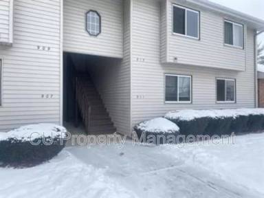 Main picture of 905 Laura Dr