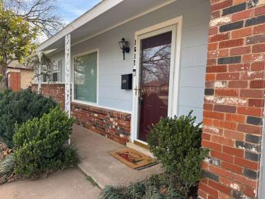 Main picture of 1617 70th St