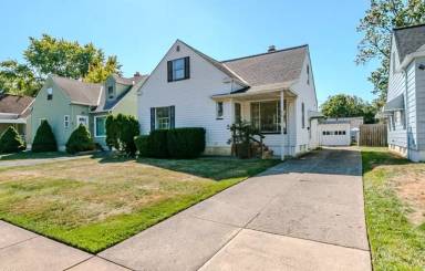 Main picture of 418 E 274th St