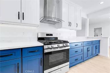 Main picture of 22714 Burbank Blvd