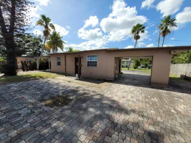 Main picture of 1219 NW 23rd Ave