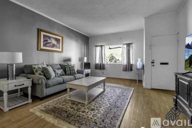 Main picture of 93 Baynes St