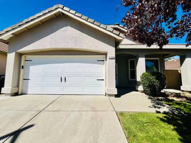 Main picture of 2120 Milan Way