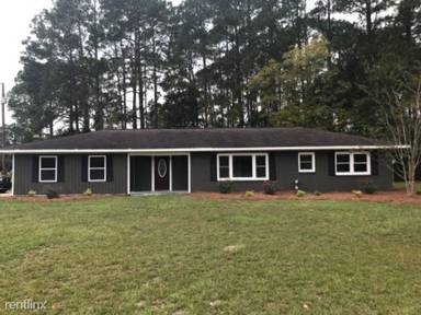 Main picture of 814 Blackshear Hwy