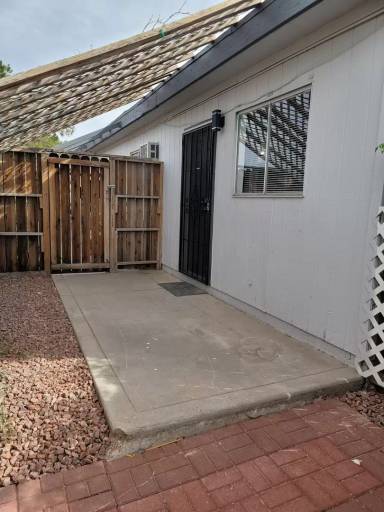 Main picture of 108 E Coogan Dr