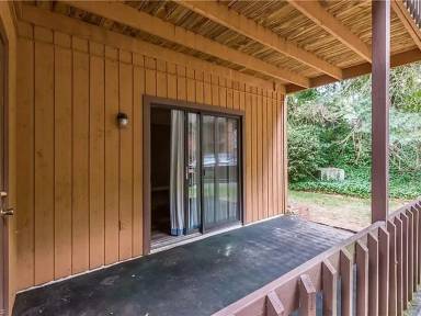 Main picture of 125 Cloister Oaks Cir