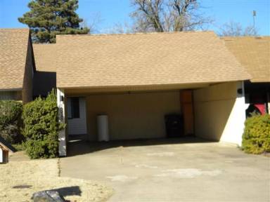 Main picture of 1818 Surrey Ln