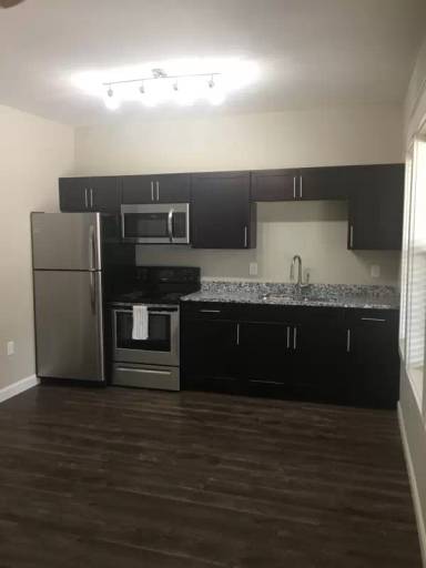 Main picture of 320 E Main St