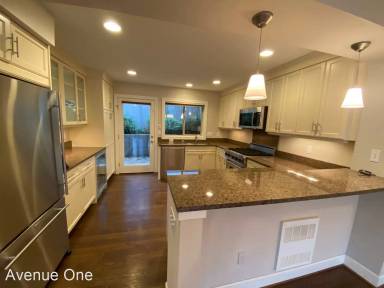 Main picture of 3027 30th Ave W