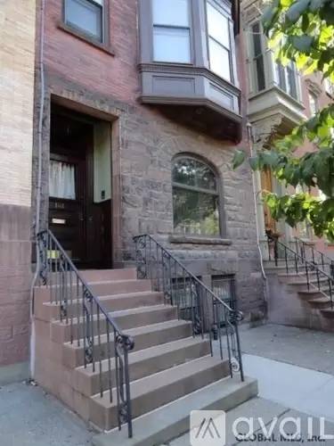 Main picture of 161 Lancaster St