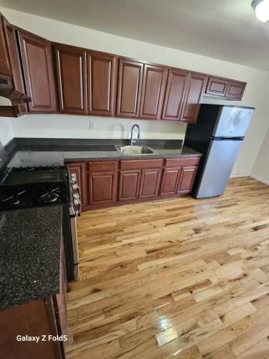 Main picture of 527 13th Ave
