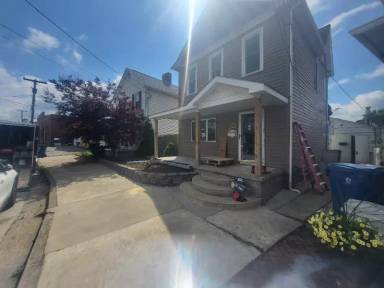 Main picture of 223 James St
