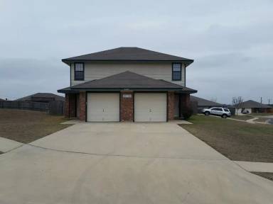 Main picture of 5202 Daybreak Cir