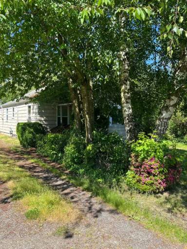 Main picture of 3814 S 150th St