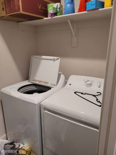 Main picture of 8520 S Oak Cir