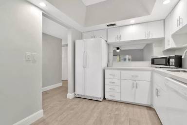 Main picture of 3011 Linton Blvd