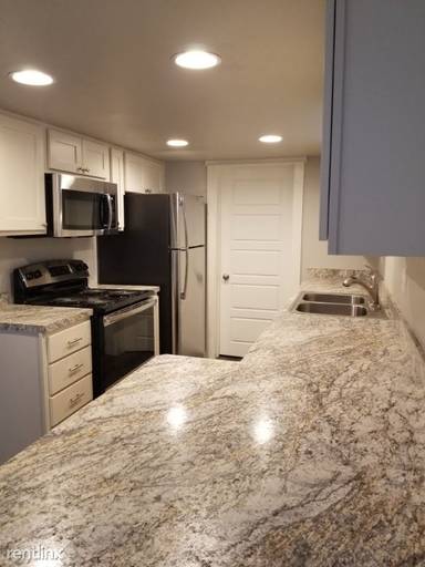 Main picture of 610 N Grand Ave