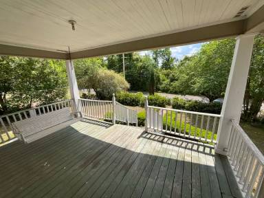Main picture of 418 Satsuma Rd
