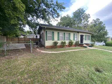 Main picture of 5001 Farrell Ave