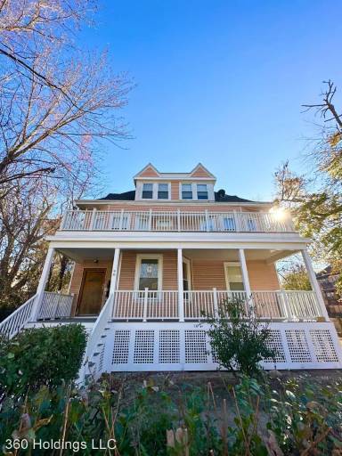 Main picture of 90 Elm Hill Ave
