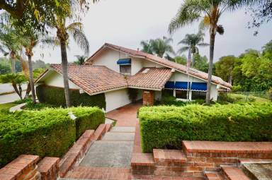Main picture of 18482 Valley Dr