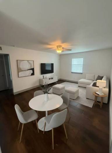 Main picture of 4633 Fairmount St