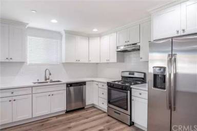 Main picture of 1265 1/2 W 8th St
