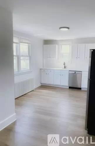 Main picture of 18 Webster Ave